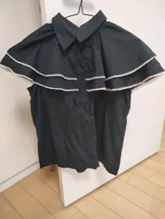 フリル付きブラックシャツ Mサイズ