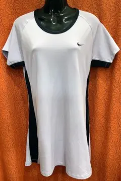 NIKE 半袖スポーツチュニック　ホワイト×ネイビーのサムネイル