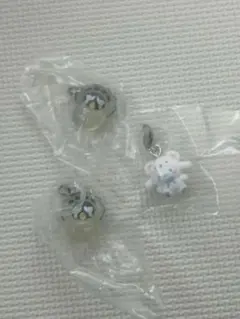 ガチャ サンリオ スノー なりきりオイスター めじるしアクセサリー