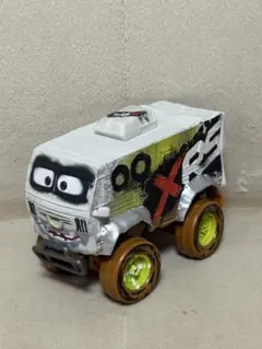 新品】カーズ ドクターダメージ＆アーヴィー 2台セット モンスター