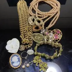 【遺品整理】ビンテージジュエリーコレクション