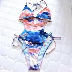 マルチカラーワンピース水着.カットアウトデザイン美品