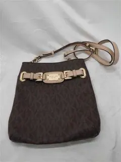 シグネチャー ショルダーバッグ