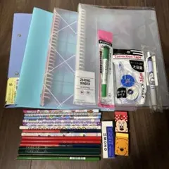 文房具セット（バインダー、ペン、色鉛筆）