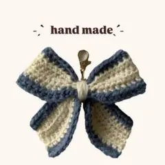 【ハンドメイド】リボンチャームストラップ　かぎ編み　ホワイト　ブルー　白　青