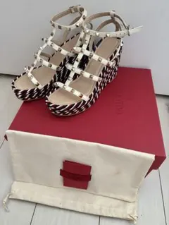 VALENTINO ヴァレンティノ　ウエッジサンダル　トリコロールロックスタッズのサムネイル