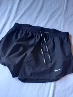 Nike DRI-FIT ショートパンツ 黒(模様あり)　Lサイズ