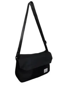 多機能ショルダーバッグ