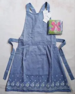 新品 スカラップ刺繍 ブルー系エプロン +おまけ ハワイアン柄タオルハンカチ