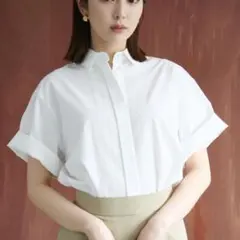 DRAWFIT WOMEN タックパフ半袖タイブラウス[アイボリー] - メルカリ