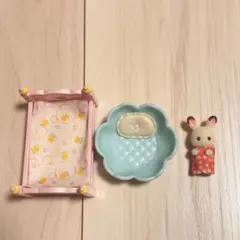 シルバニアファミリー　赤ちゃん＆お花のベッドセット、ショコラうさぎ付き