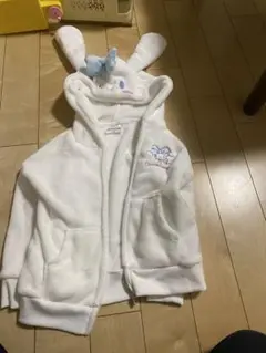 未使用　シナモンロールのパーカー　120