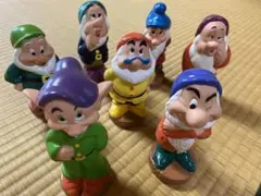 ディズニー　白雪姫　小人