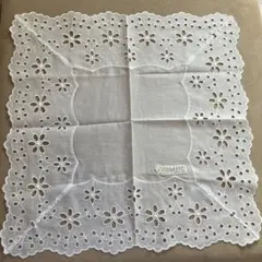 刺繍入りホワイトハンカチ