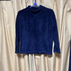 キッズ　ユニクロ、ネイビー　暖かい　ハイネック　フリース￼トップス　140センチ