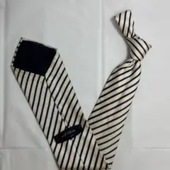 【Burberry】メンズ　ネクタイ　白　レジメンタル