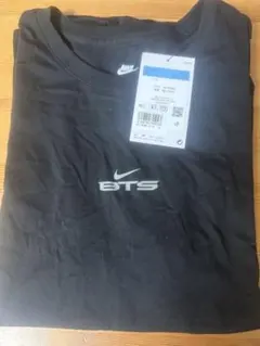 BTS × NIKE コラボ アリラン ARIRANG Tシャツ Mサイズのサムネイル