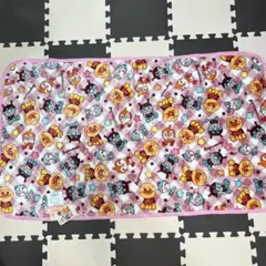 【新品未使用】アンパンマン ベビー敷きパッド ピンク