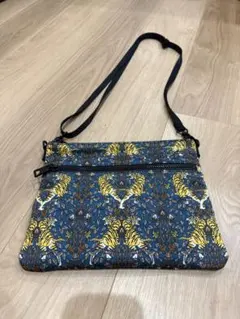 Onitsuka Tiger トラ柄サコッシュ