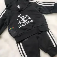 アディダスオリジナルス　パーカー