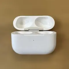 【純正品】AirPods pro 第二世代 lightningケース