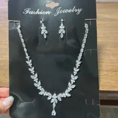 ネックレス　ピアス　2点セット　シルバー