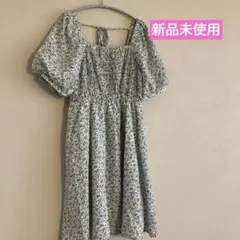 フラワープリント 半袖 ひざ丈ワンピース