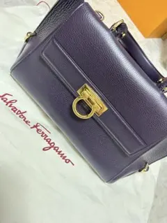【最終値下げ】Salvatore Ferragamo フェラガモハンドバッグ