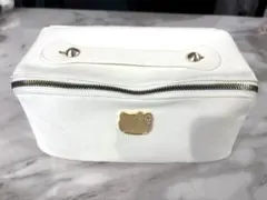 ハローキティ ラグジュアリーポーチ　大容量ポーチ　　キティちゃん