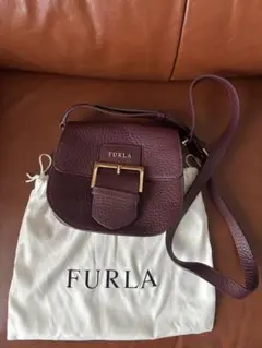 FURLA レザーショルダーバッグ　ボールド×ゴールド