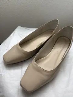 LE TALON ベージュ スクエア　エナメル　パンプス