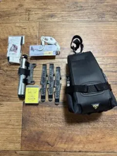 TOPEAK サドルバッグ 鍵、ディスクブレーキダミーパッド、パンク修理セットのサムネイル