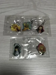 鬼滅の刃　メタルキーホルダー5個セット