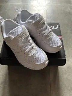 新品未使用品　瞬足　SYUNSOKU スニーカー　20センチ