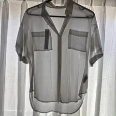 新品未使用タグ付AZULアズールベーシック半袖シャツ白シアーブラウスのサムネイル