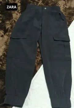ZARA　ブラックカーゴパンツ
