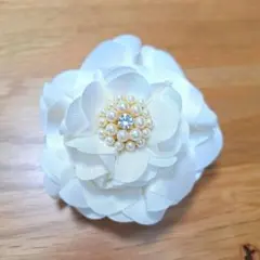 バレッタ　白　花　パール　結婚式　披露宴　セレモニー　ヘアアクセ　パーティー