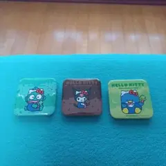 サンリオ キティ50周年記念サーティワンアイスクリームコラボ缶バッチ