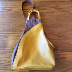 イタリア製　Genuine Leather イエローとブラウンの本革レザーバッグ