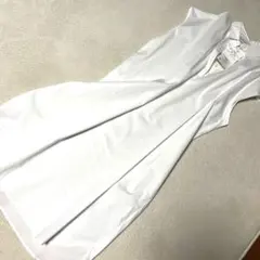 白 ワンピース ノースリーブ