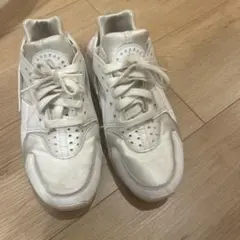 NIKE エアハラチ　23センチ