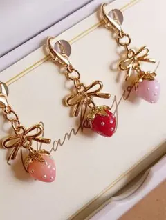 241 リボン 苺 いちご ハンドメイドチャーム 3個 まとめ売り