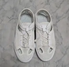 本日限り最終値下げ　PUMA バスケット プラットフォームトレースライトミュール