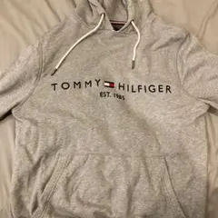 トミーフィルガーのパーカー