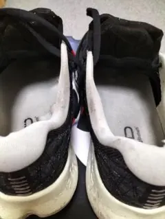 UNDER ARMOUR FLOW WARP スニーカーのサムネイル