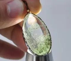 天然石　グリーンガーデンクオーツ　ファントム　ラダー　水晶　丸玉 天然石 グリーンガーデンクオーツ ファントム ラダー 水晶 丸玉 - メルカリ