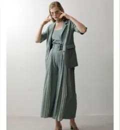 ミントグリーン プリーツパンツ Mサイズ