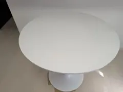 ホワイト円形ダイニングテーブル