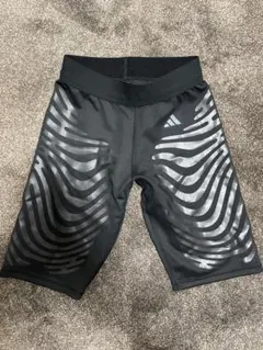 アディダス　ランニングハーフタイツ