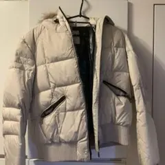 MONCLER ベージュ ダウンジャケット フード付き